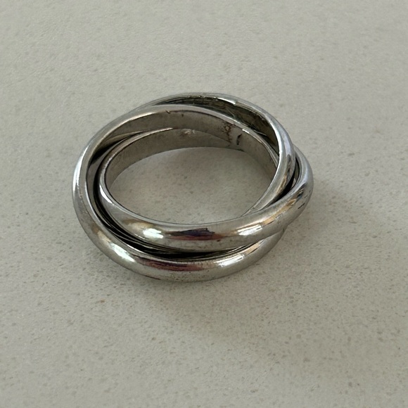 Silver Interlocked Wrap Ring by Urban Outfitters - Picture 11 of 14